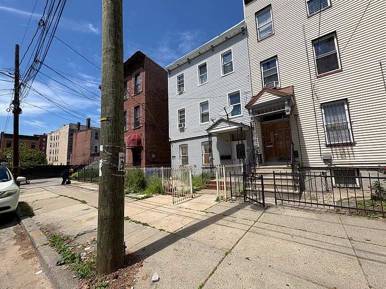 66 Gardner Ave #1 — Photo 13