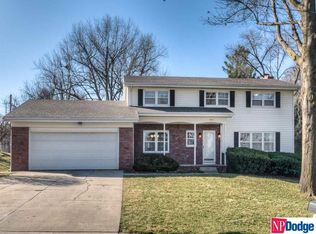 12617 Leavenworth Rd, Omaha, NE 68154