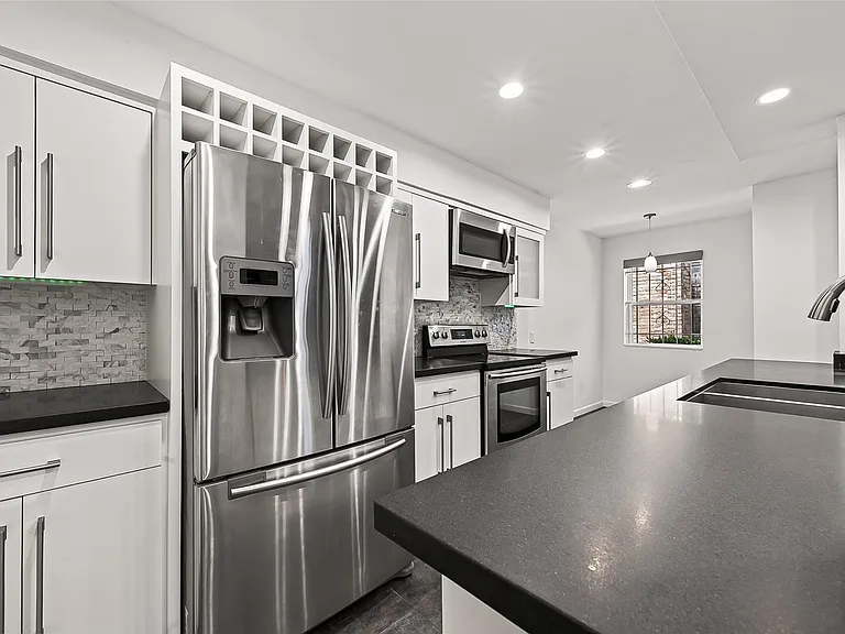 5524 Beverlyhill St #2 — Photo 25