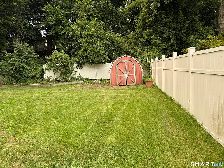 18 Dawn St — Photo 14