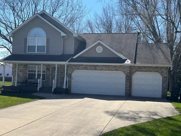 898 Sarah St, Sandwich, IL 60548