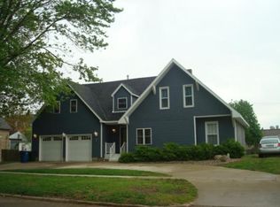 109 W Vine St, Martinsville, IL 62442