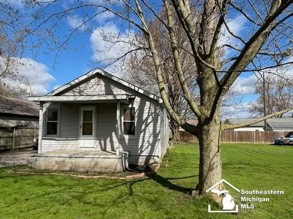 3403 Laurelwood St, Monroe, MI 48162