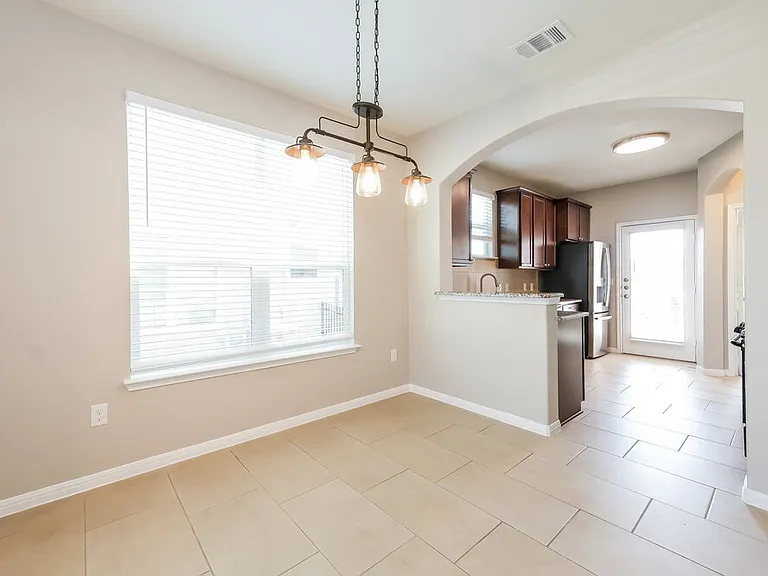 415 N Heatherwilde Blvd — Photo 8