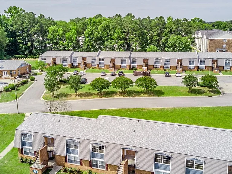 Cypress Pointe Apartments — Photo 16