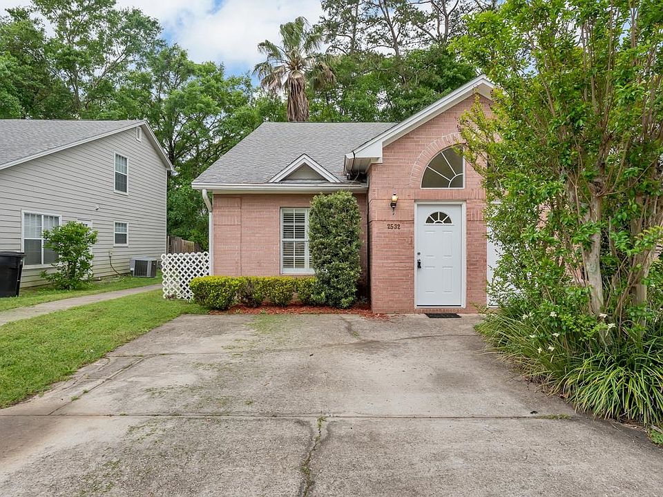 1st image of 2532 Golden Park Ln
