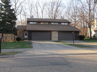 5037-5039 Johnnycake Rdg NE, Canton, OH 44705