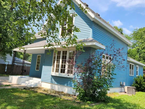 403 7th Ave, Charles City, IA 50616