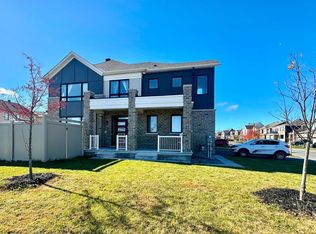 700 Brittanic Rd, Ottawa, ON K2V0N8