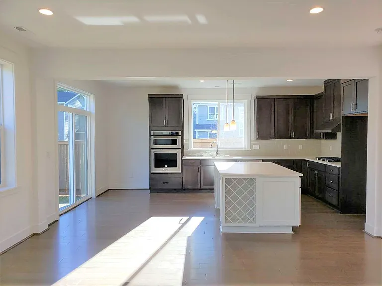 18717 44th Dr SE — Photo 3