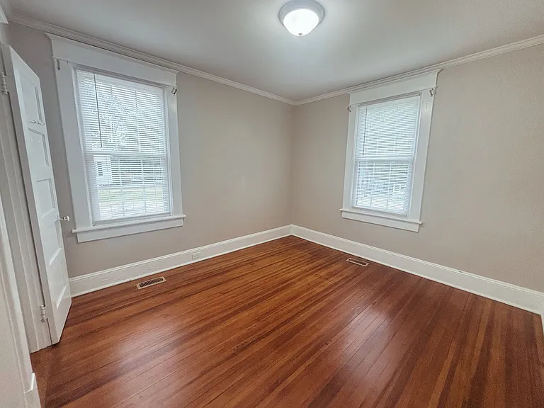 117 Southern Ave — Photo 12