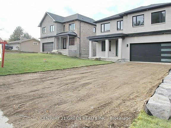 3rd image of 11 Marion St