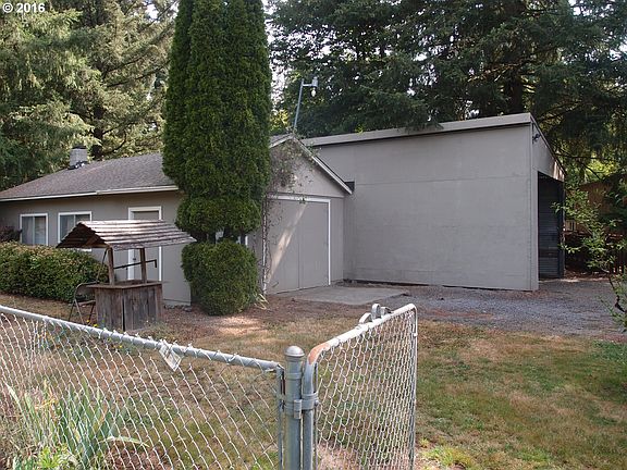 2nd image of 16504 NE 88th St