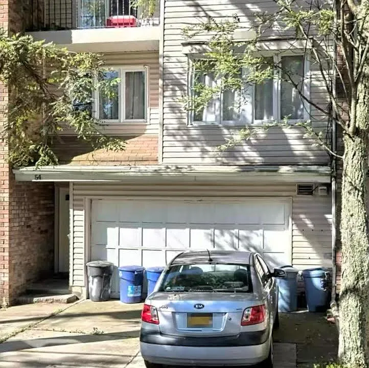 54 Whitaker Pl