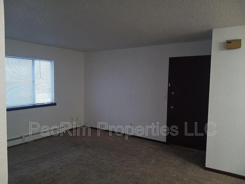 2 bed, 1.0 bath, 832 sqft, $1,500 — Photo 2