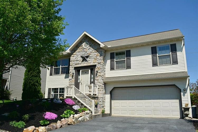 1st image of 322 Amanda Ct
