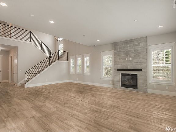 4th image of 3202 234th Pl SE