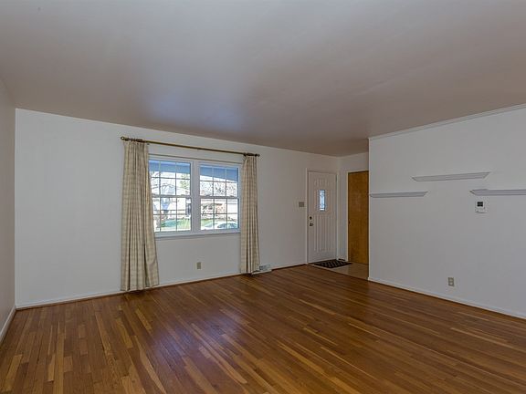 2nd image of 6033 Hollister Dr