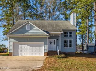 908 Williams Rd, New Bern, NC 28562