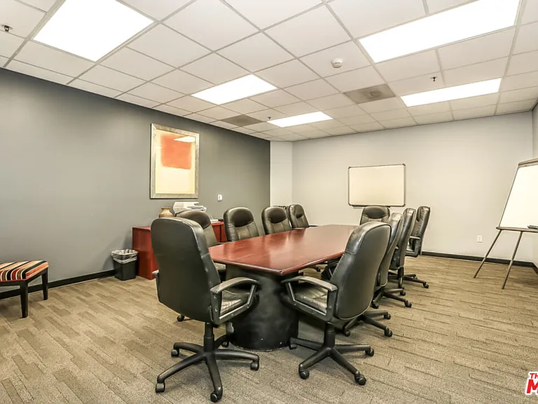 1100 Wilshire Blvd #1805 — Photo 12