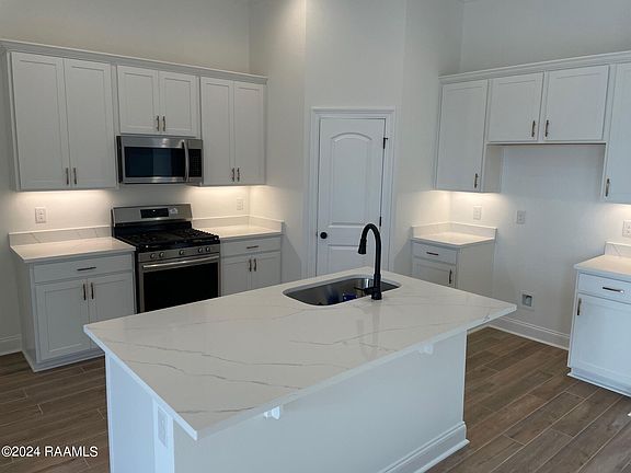 2nd image of 104 Steep Meadows Ln