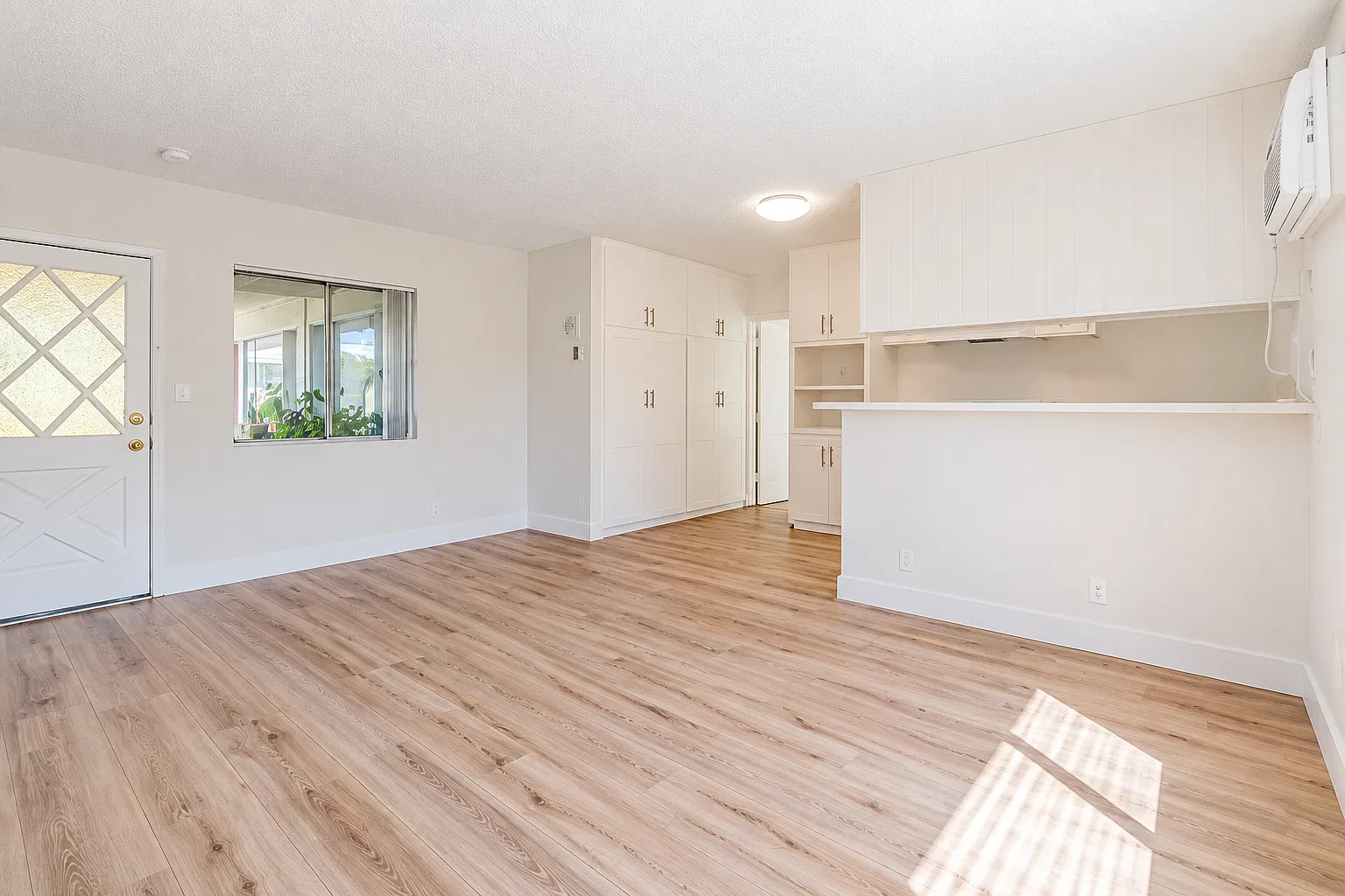 1 bed, 600 sqft, $2,000 — Photo 2