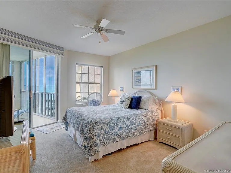 5750 NE Island Cove Way #3203 — Photo 16