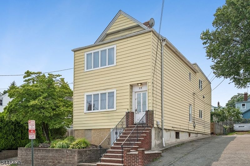 1st image of 35 Longview St