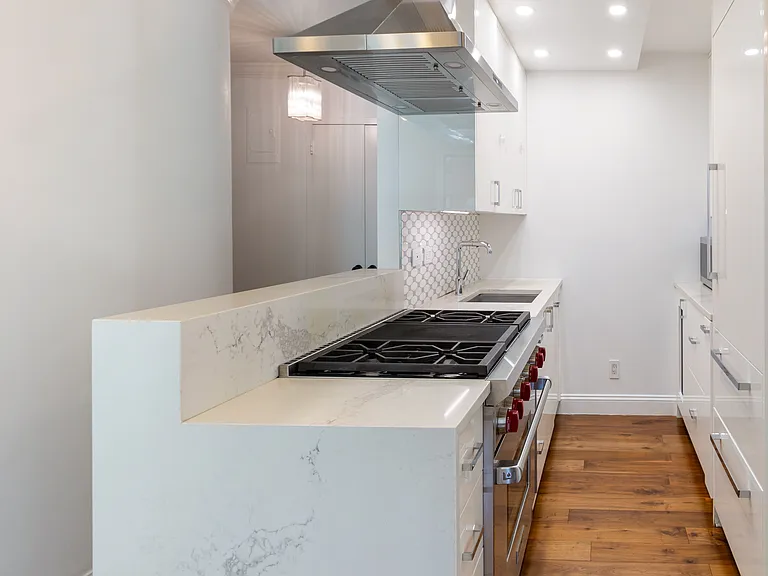 309 E 49th St #9E — Photo 10
