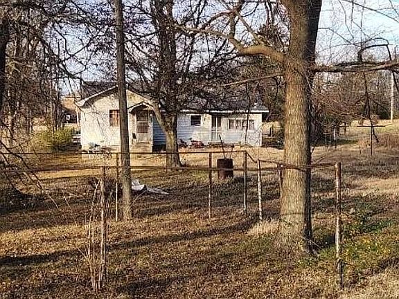 5th image of 315 S Harmony Rd