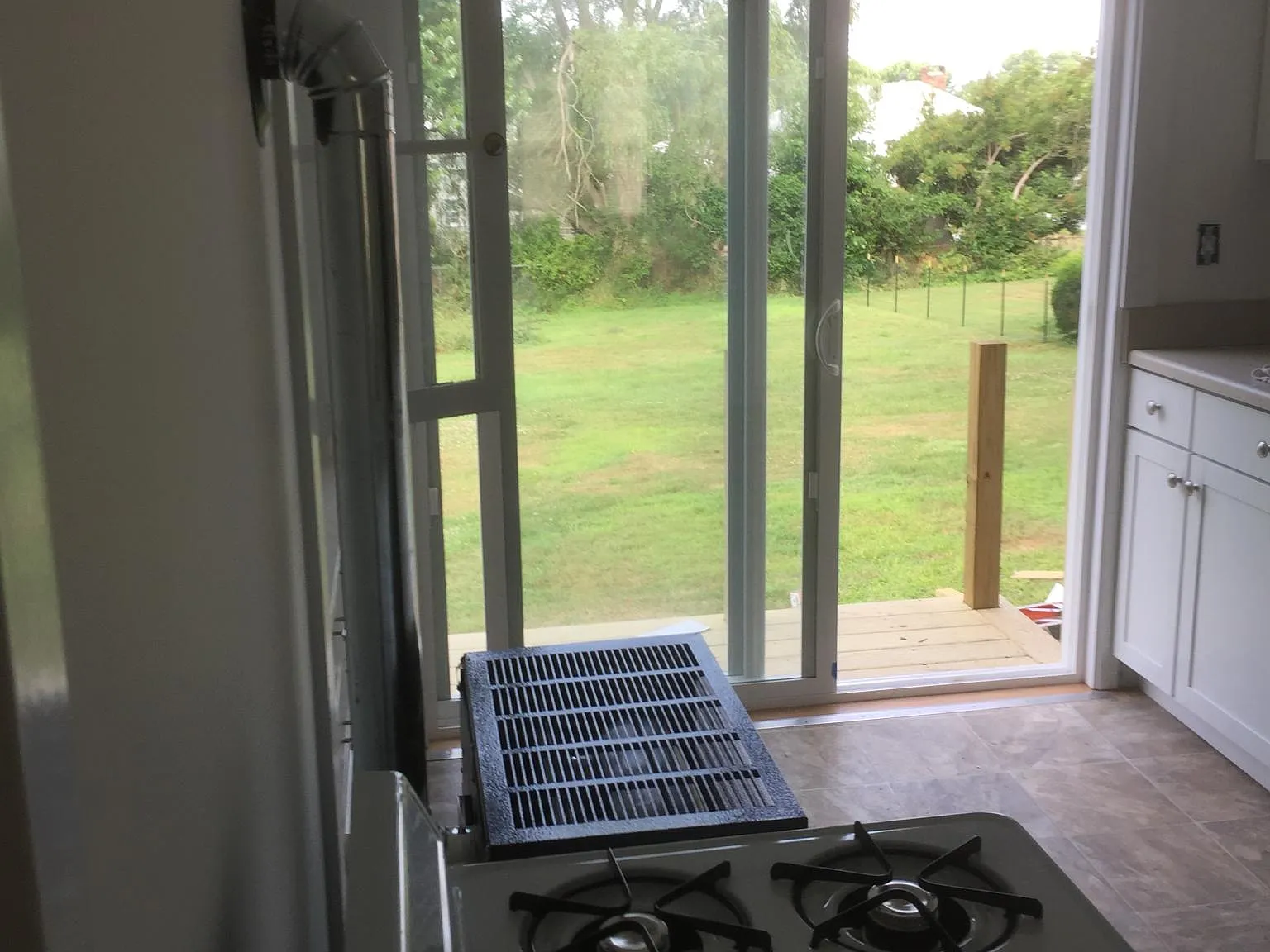 2 bed, 650 sqft, $2,100 — Photo 4