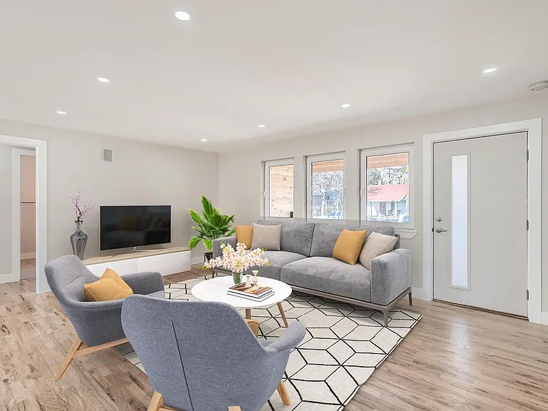 4382 Chase St — Photo 20
