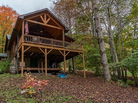 3rd image of 47 Apple Pasture Dr