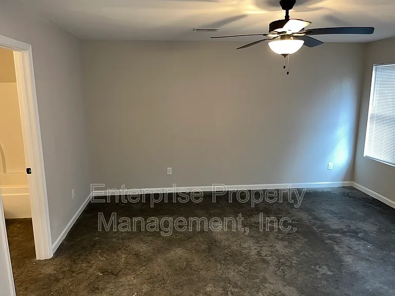 2645 Mirror Ave — Photo 9