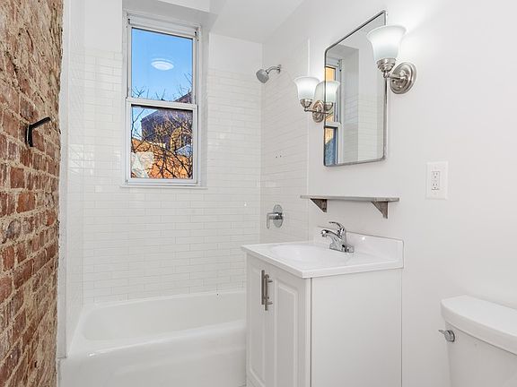 5th image of 391 West St APT 4