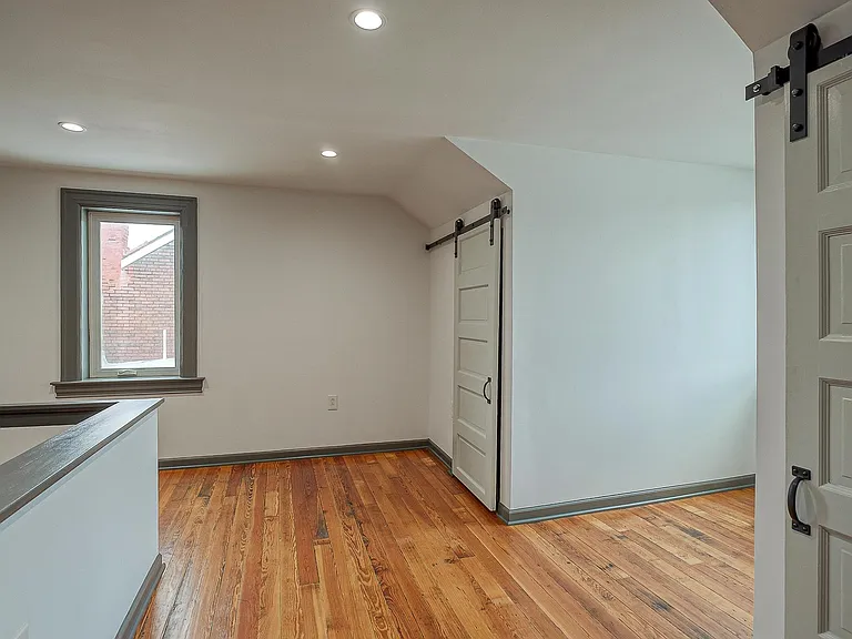 242 Edmond St — Photo 23