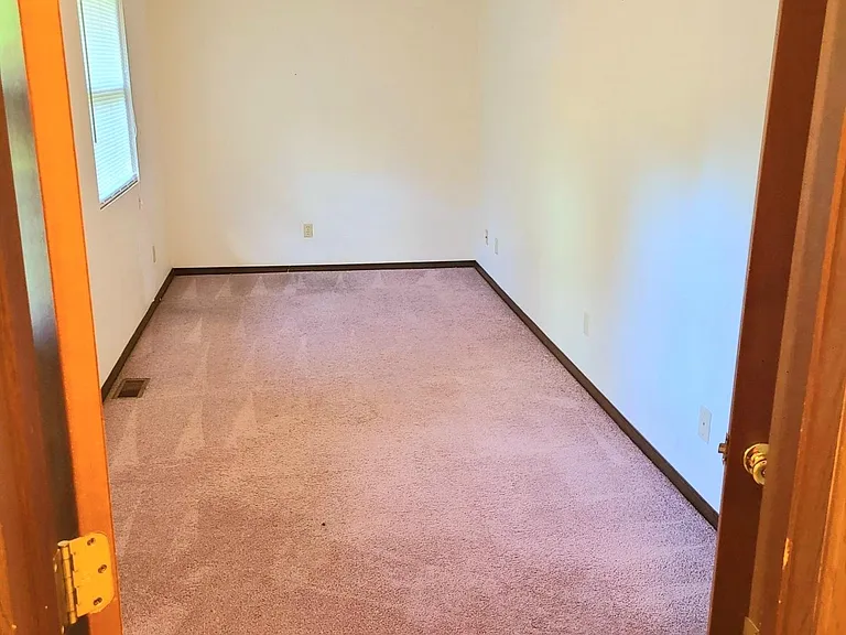 6500 Giant City Rd #8 — Photo 9