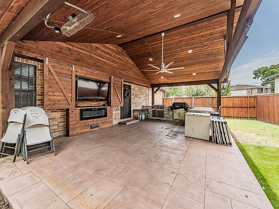 2nd image of 8015 Leigh Ann Dr