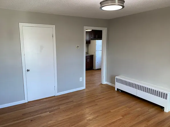 1 Divinity St #3E, Bristol, CT 06010