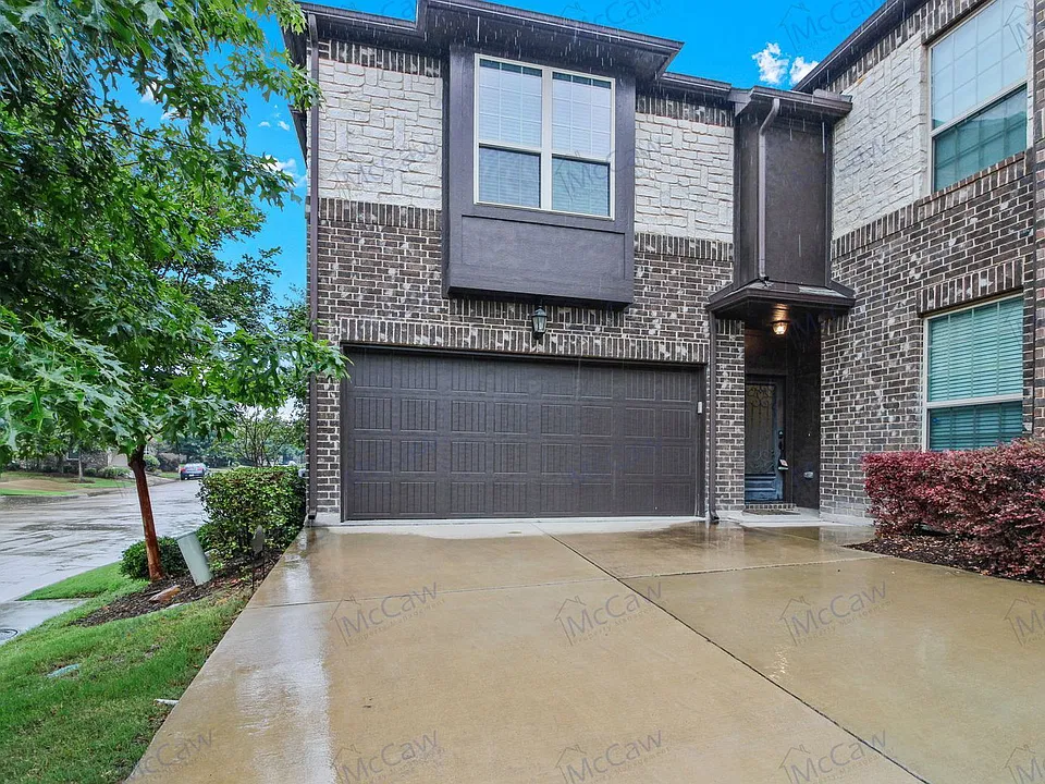 5043 Italia Ln