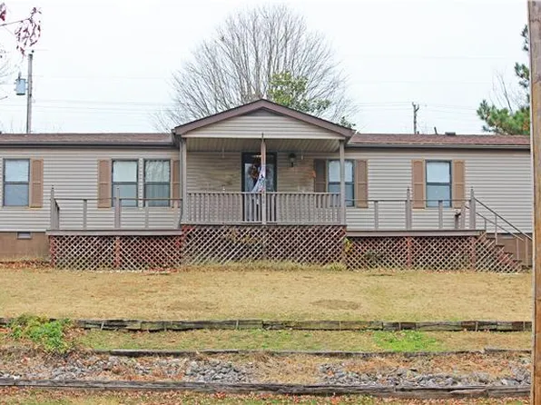 608 W College St, Dickson, TN 37055