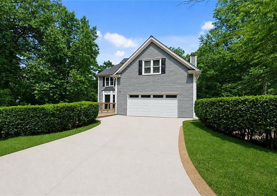 1st image of 334 Justin Dr