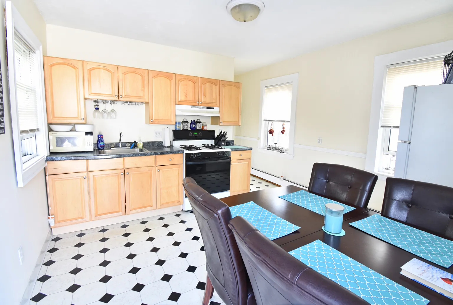 1 bed, 750 sqft, $2,800 — Photo 1