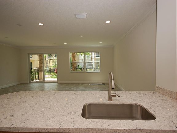 4th image of 151 Sword Fern Pl