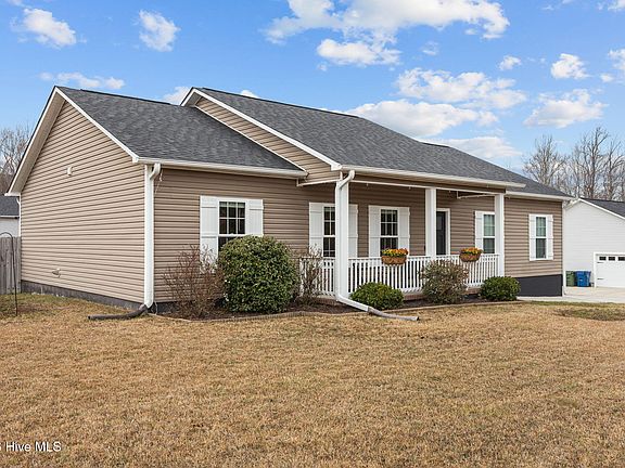 3rd image of 836 Queens Creek Road