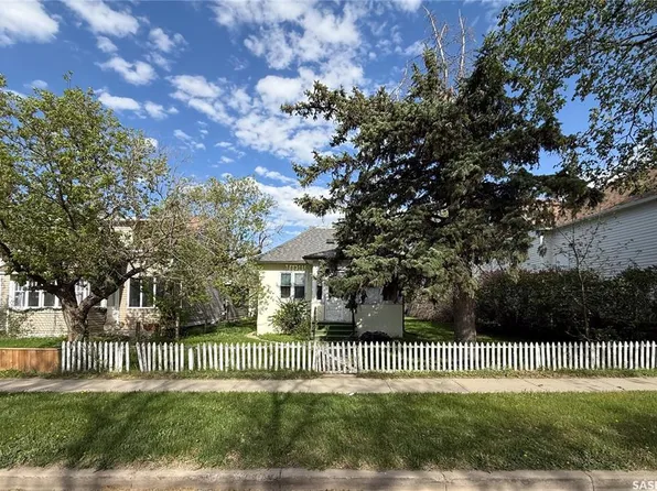 269 2nd AVENUE NE, Swift Current, SK S9H 2C9