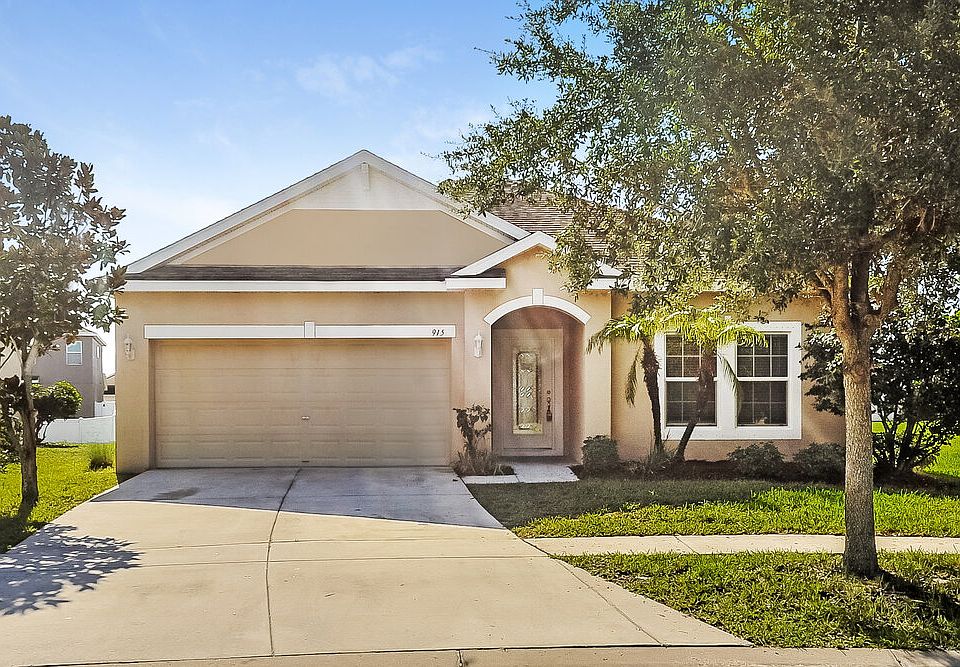 1st image of 915 Parker Den Dr