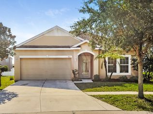 915 Parker Den Dr, Ruskin, FL 33570