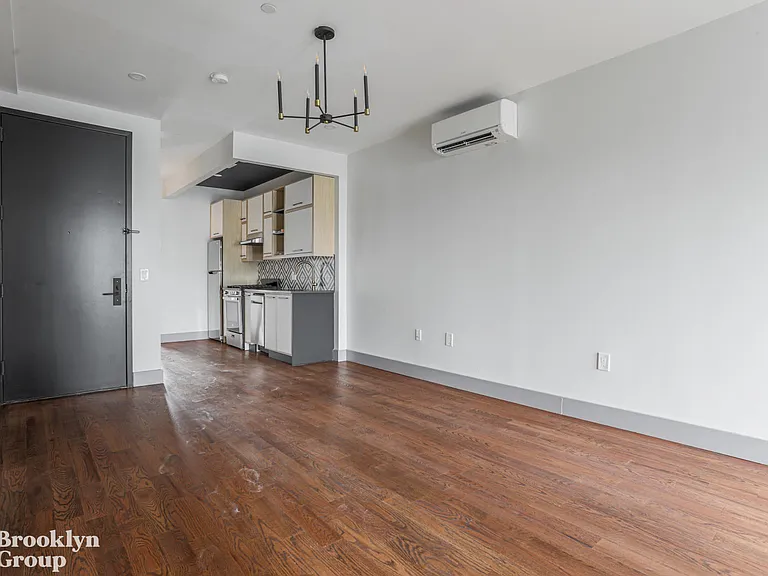 1894 De Kalb Ave #3 — Photo 3