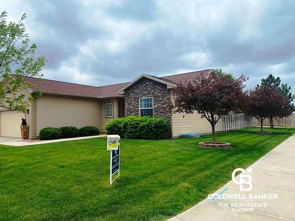 【匿名配送】HOUSES AND GARDENS IN CALIFORNIA 17062 Garden Path Dr, San Diego, CA 92127 | Zillow